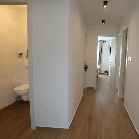 Zoya Del Mar Apartment Pula